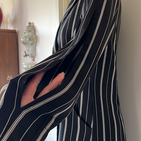 💕Karen Millen Blk/Cream Statement Sleeves Striped Dress M EUC - Picture 5 of 12